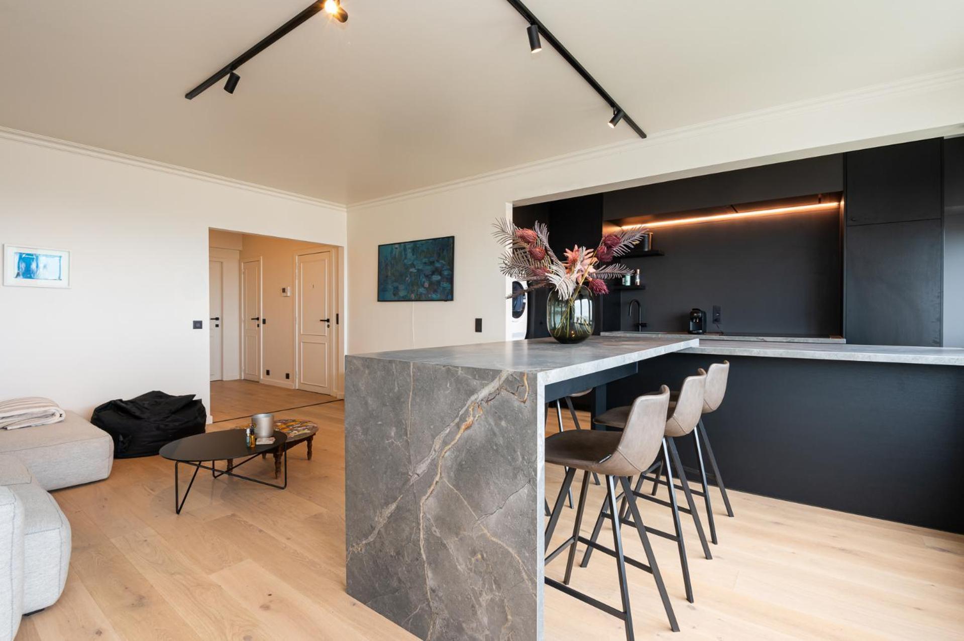 Stunning Views Over With Garage Apartment Ostend