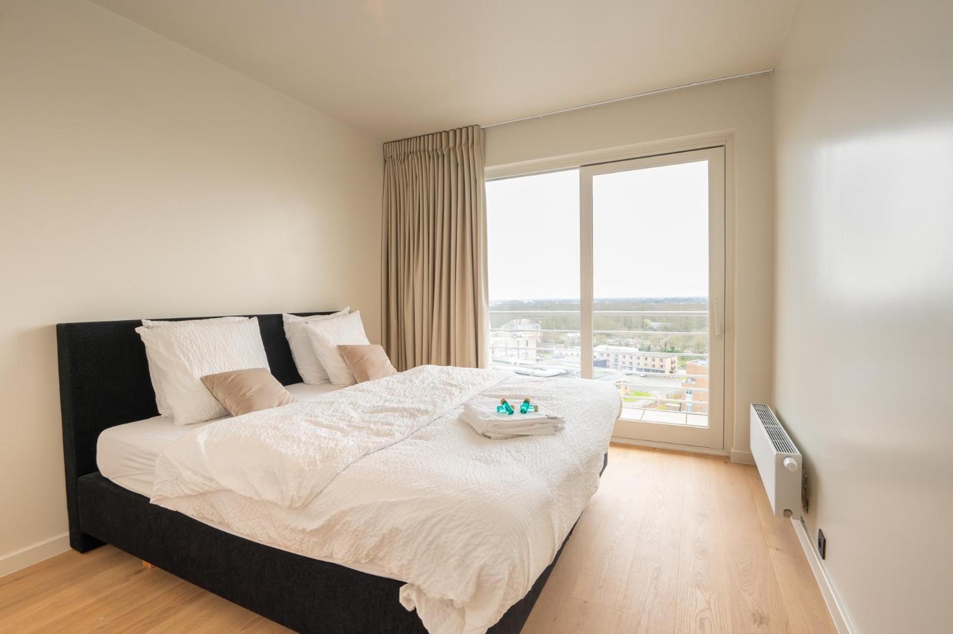 Apartment Stunning Views Over With Garage